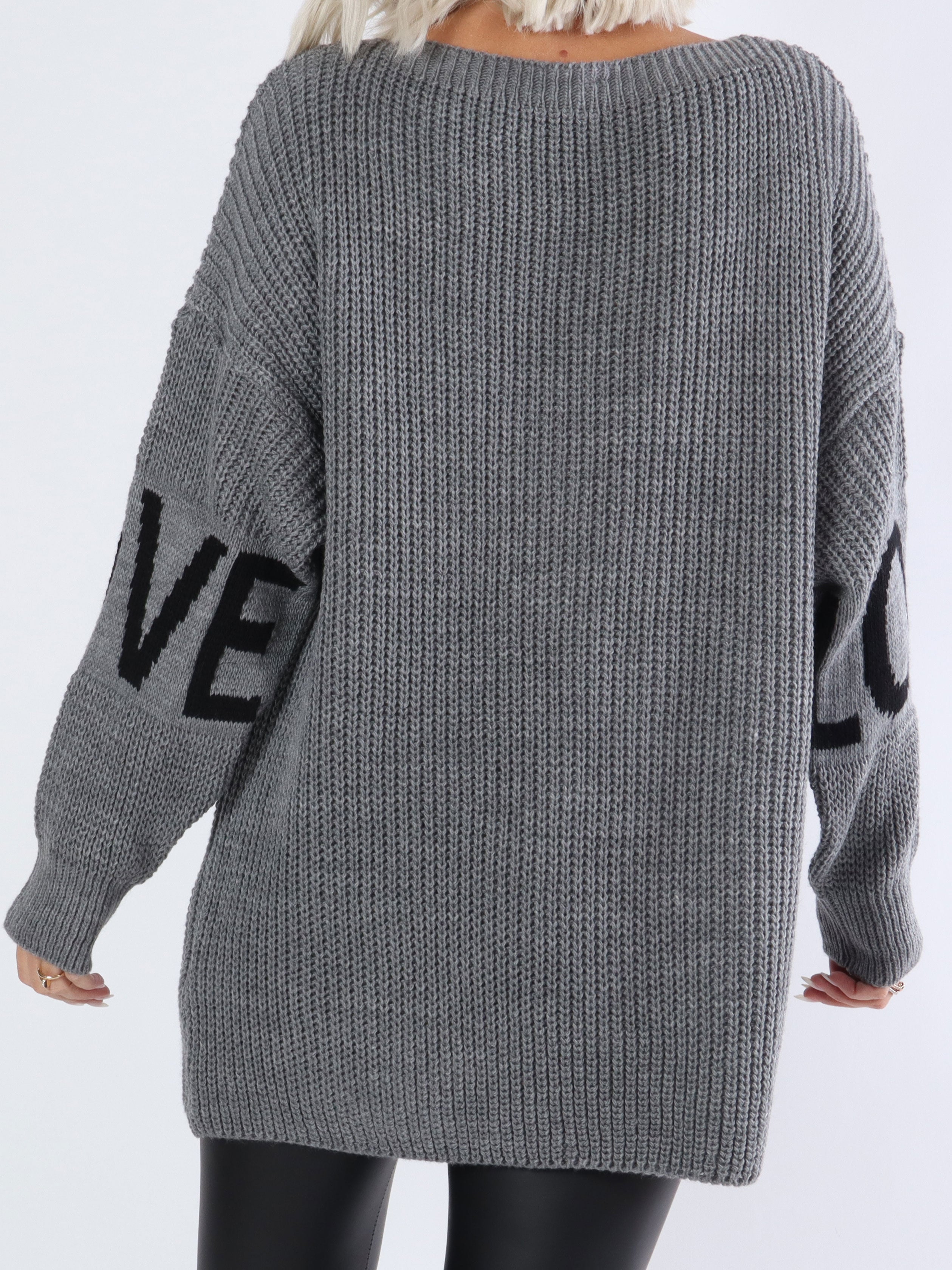 Elisa - Cool plus size stickad med text